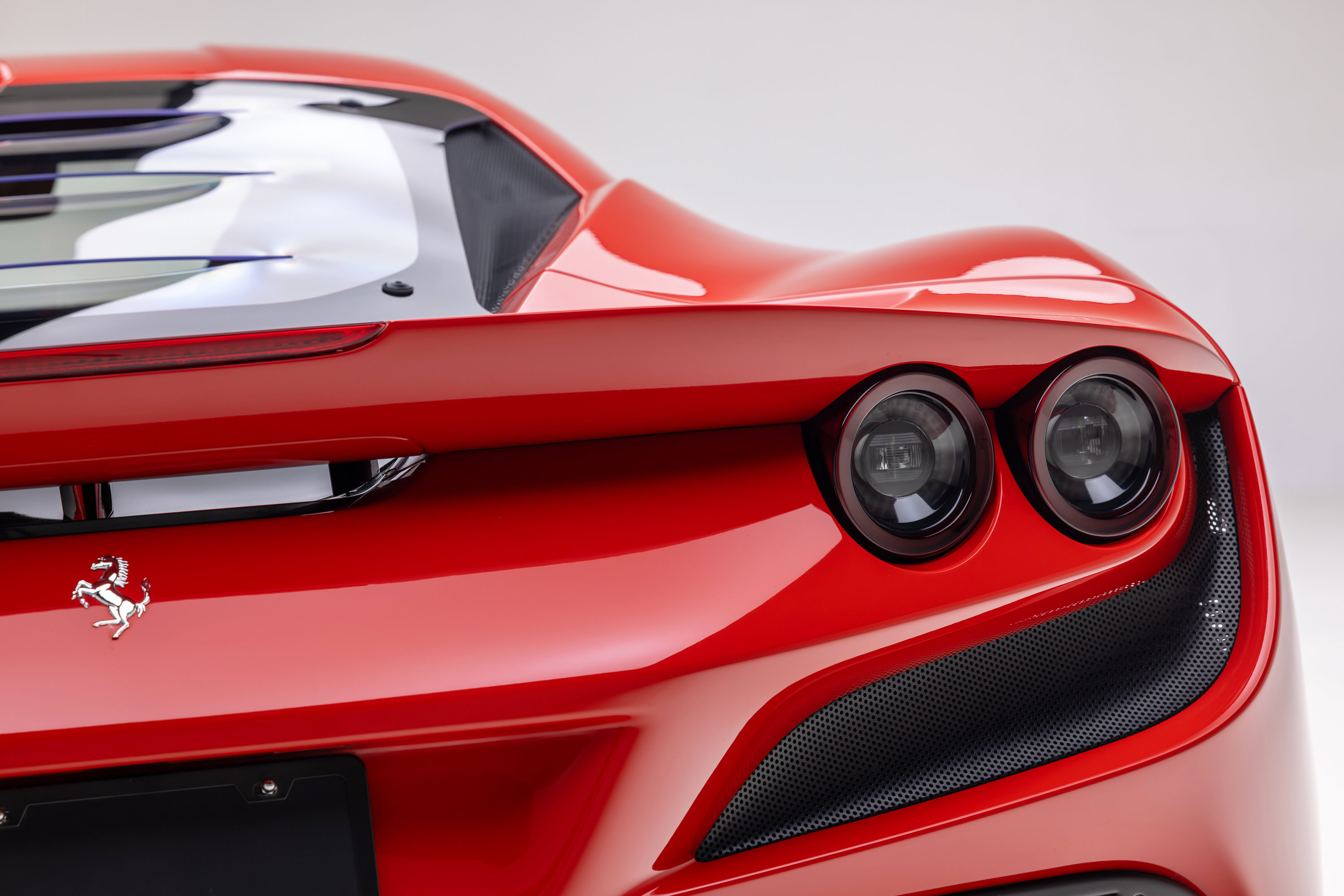 Certified 2020 Ferrari F8 Tributo RWD image 21