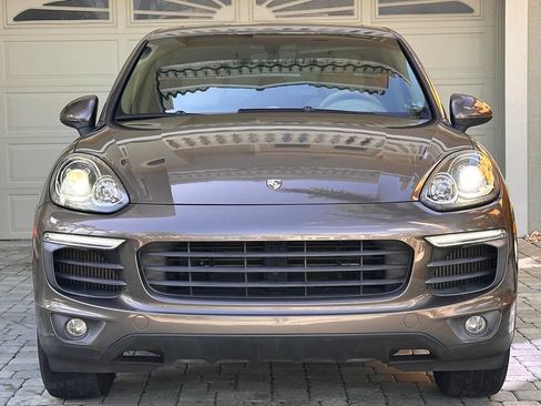 Used 2015 Porsche Cayenne Diesel AWD/4WD image 25