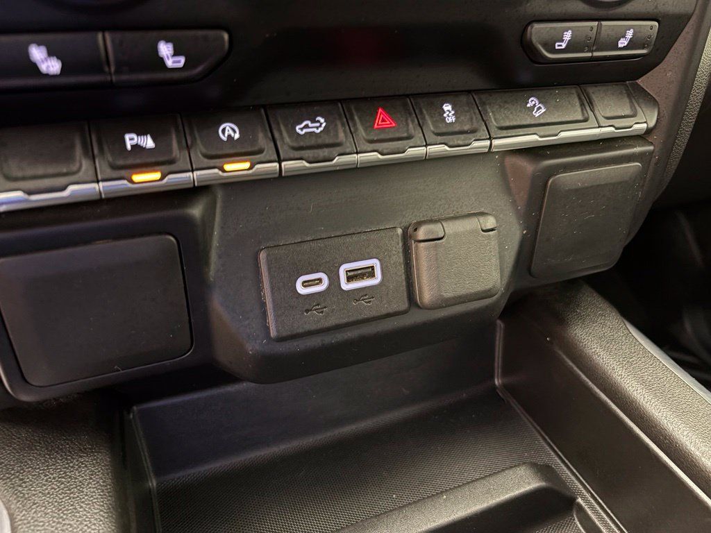 Certified 2022 Chevrolet Silverado 1500 RST AWD/4WD image 33