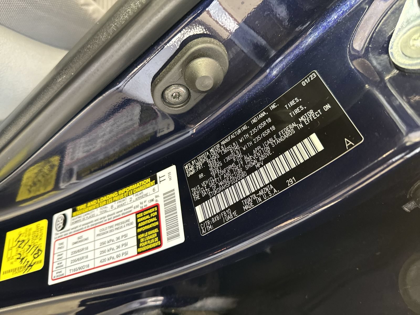 Used 2023 Toyota Highlander LE FWD image 38