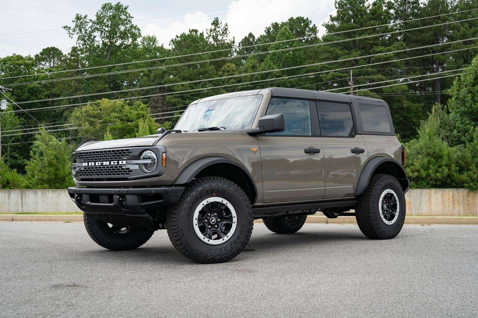 New 2026 Ford Bronco Badlands AWD/4WD image 3