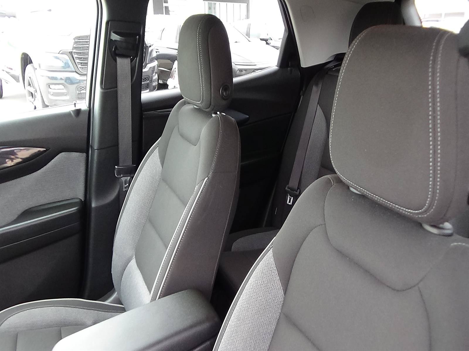 Used 2025 Chevrolet TrailBlazer LT AWD/4WD image 18