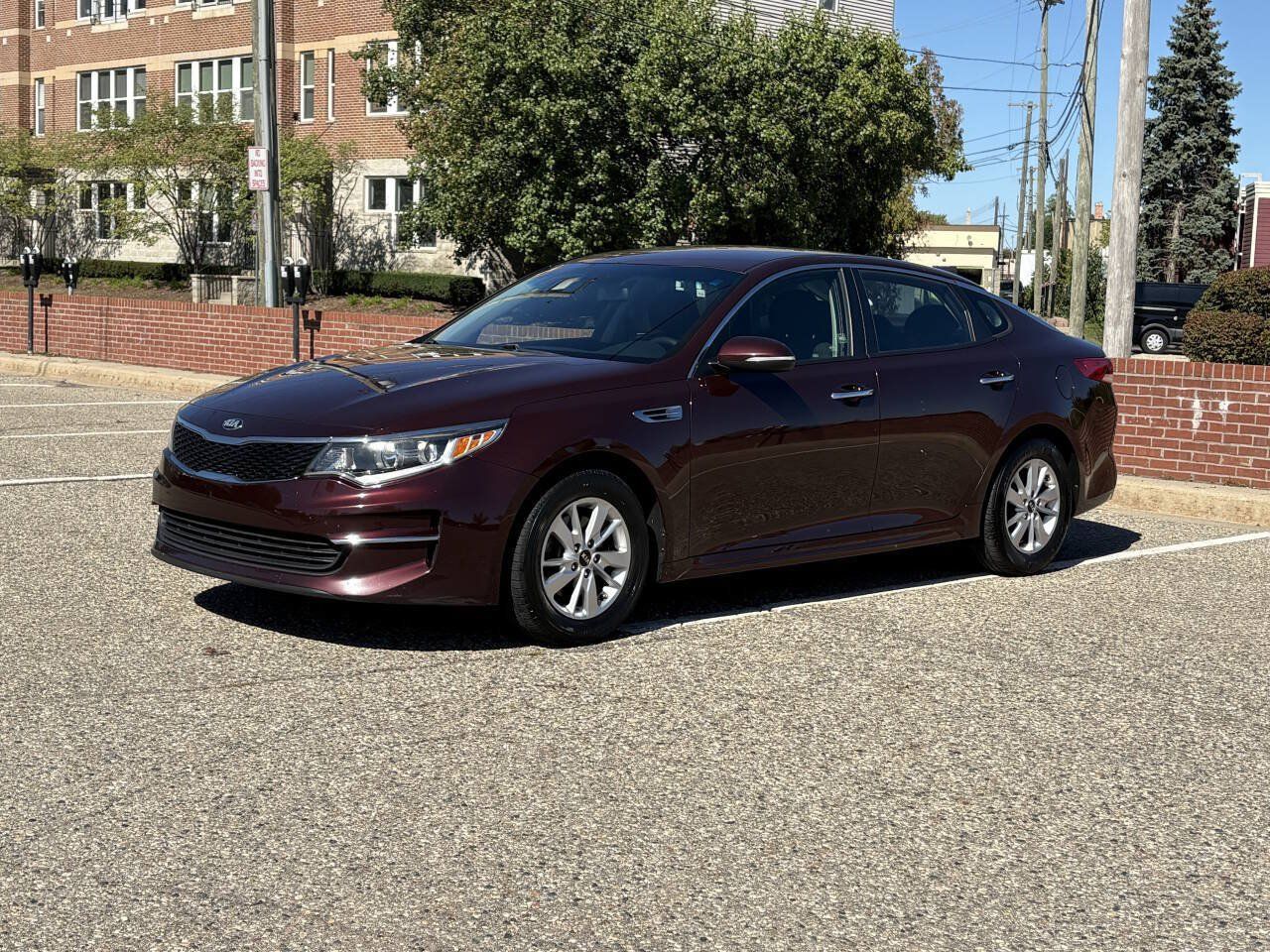 Used 2018 Kia Optima LX FWD image 2