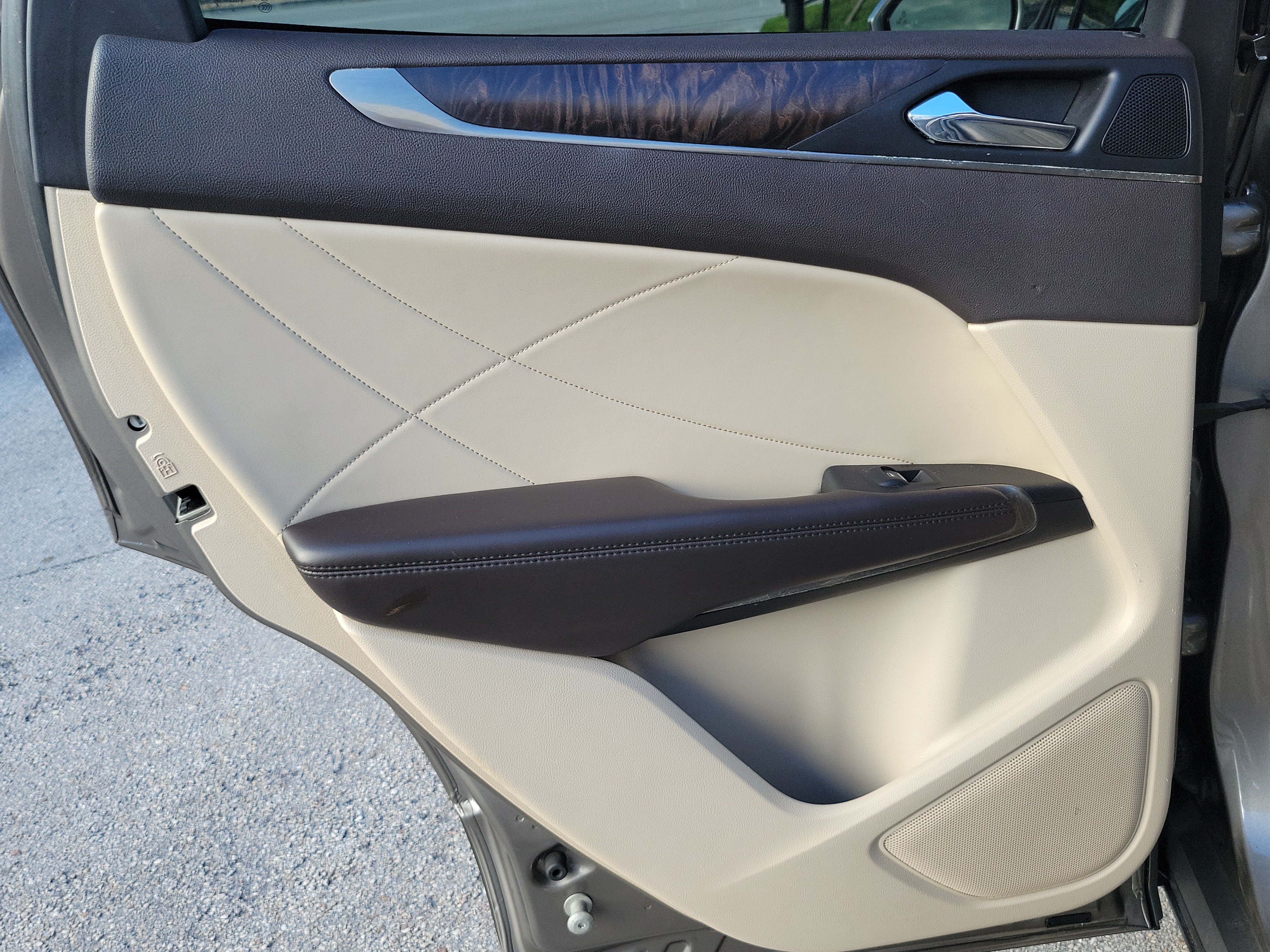 Used 2017 Lincoln MKC Reserve FWD image 27
