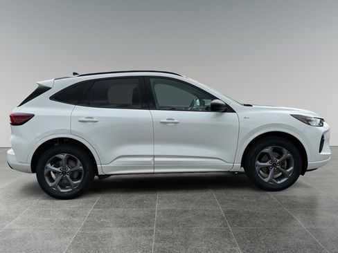 Used 2023 Ford Escape ST-Line w/ Tech Pack #1 AWD/4WD image 4