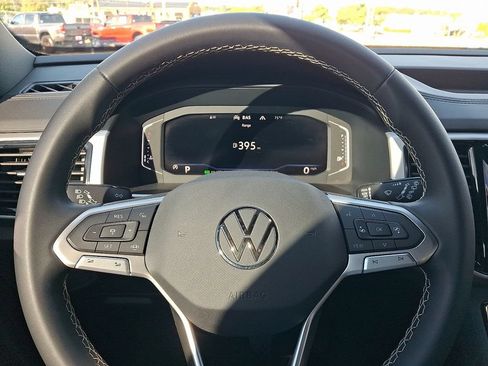 Used 2023 Volkswagen Atlas Cross Sport SE AWD/4WD image 19
