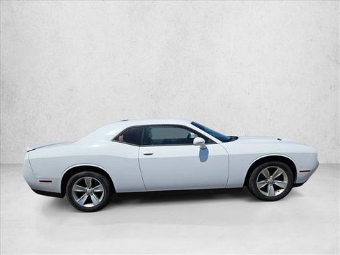 Used 2019 Dodge Challenger SXT RWD image 4