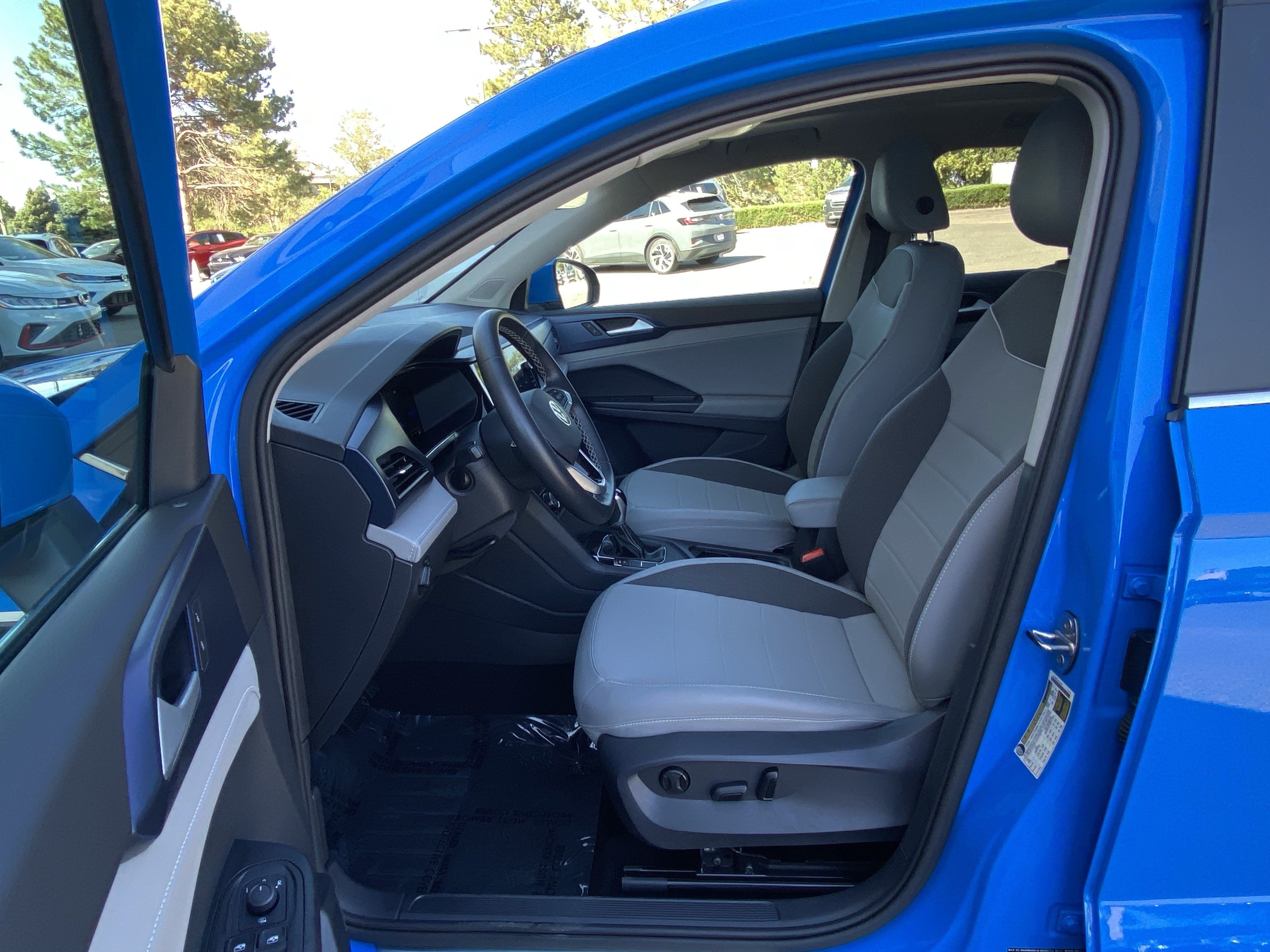 Certified 2023 Volkswagen Taos SE w/ Panoramic Sunroof Package FWD image 34