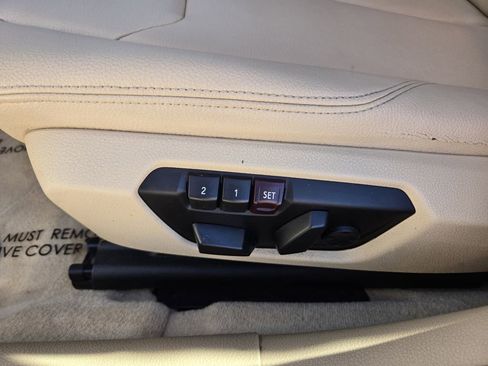 Used 2015 BMW 320i Sedan image 24