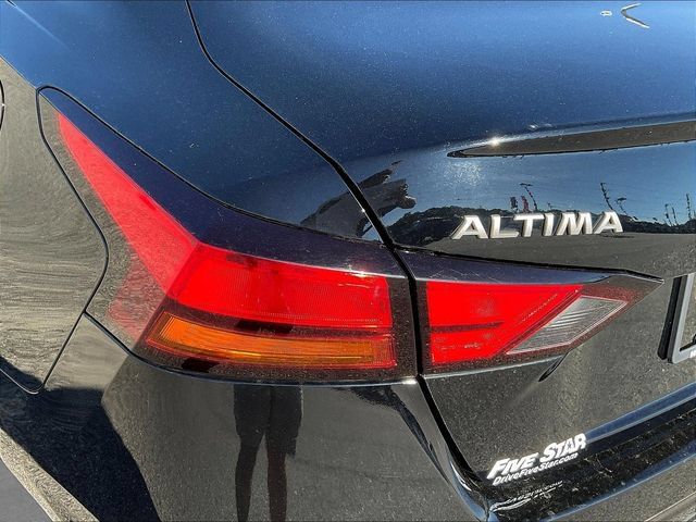 Used 2025 Nissan Altima 2.5 SV FWD image 24