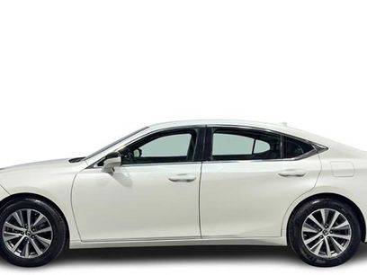 Used 2019 Lexus ES 350 w/ Accessory Package 2