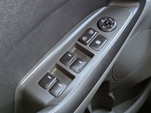 Used 2017 Kia Forte LX image 19