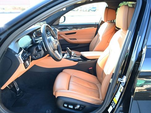 Used 2022 BMW M550i xDrive w/ Premium Package image 18