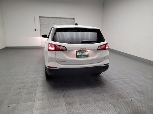 Used 2020 Chevrolet Equinox LS w/ LS Convenience Package FWD image 6