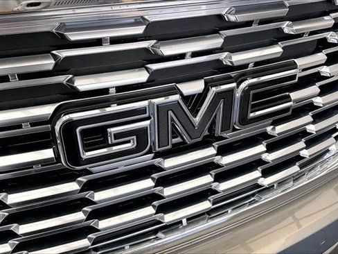 Used 2019 GMC Yukon Denali w/ Enhanced Security Package AWD/4WD image 7