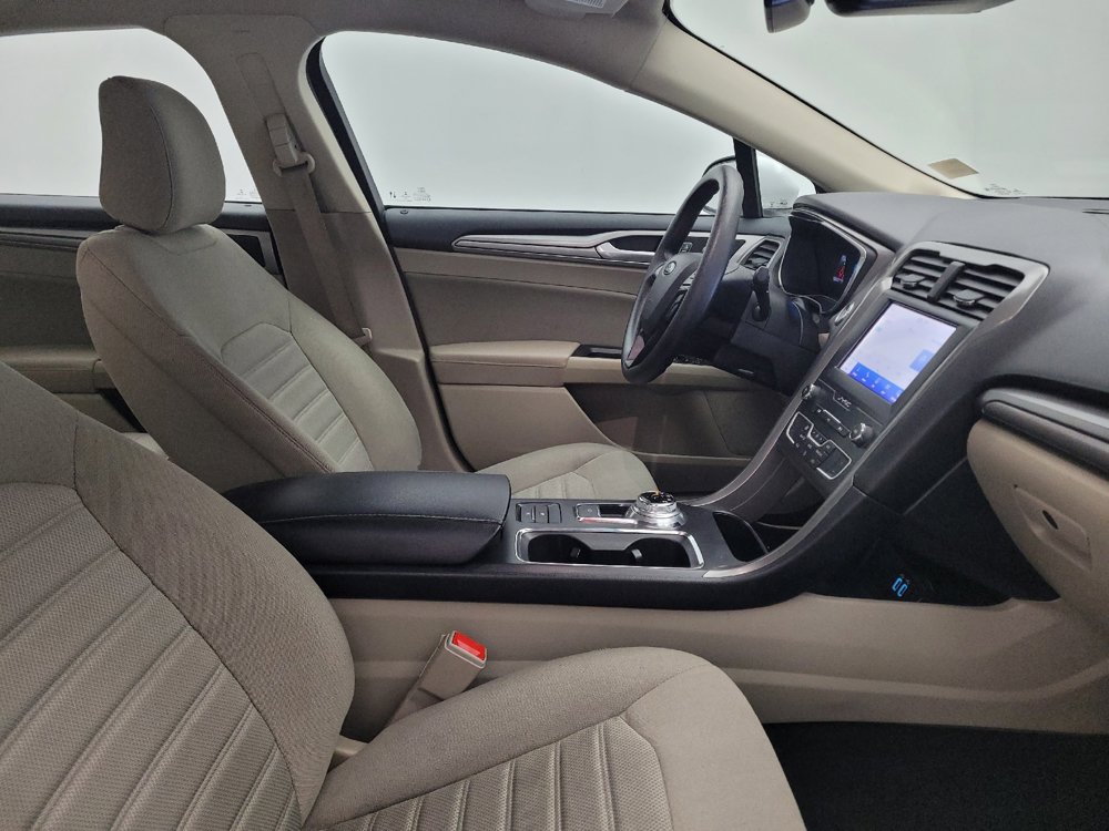 Used 2020 Ford Fusion SE FWD image 21