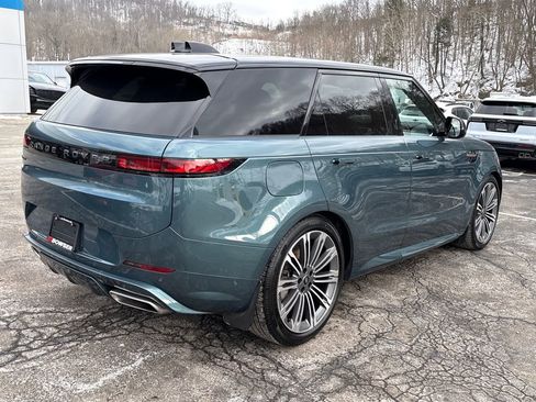 Used 2025 Land Rover Range Rover Sport Dynamic SE image 5