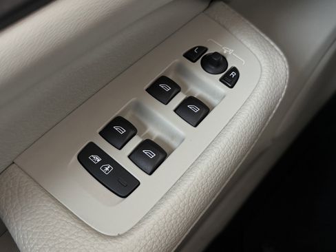 Used 2020 Volvo S60 T5 Momentum image 22