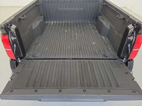 Used 2024 Toyota Tacoma SR RWD image 9