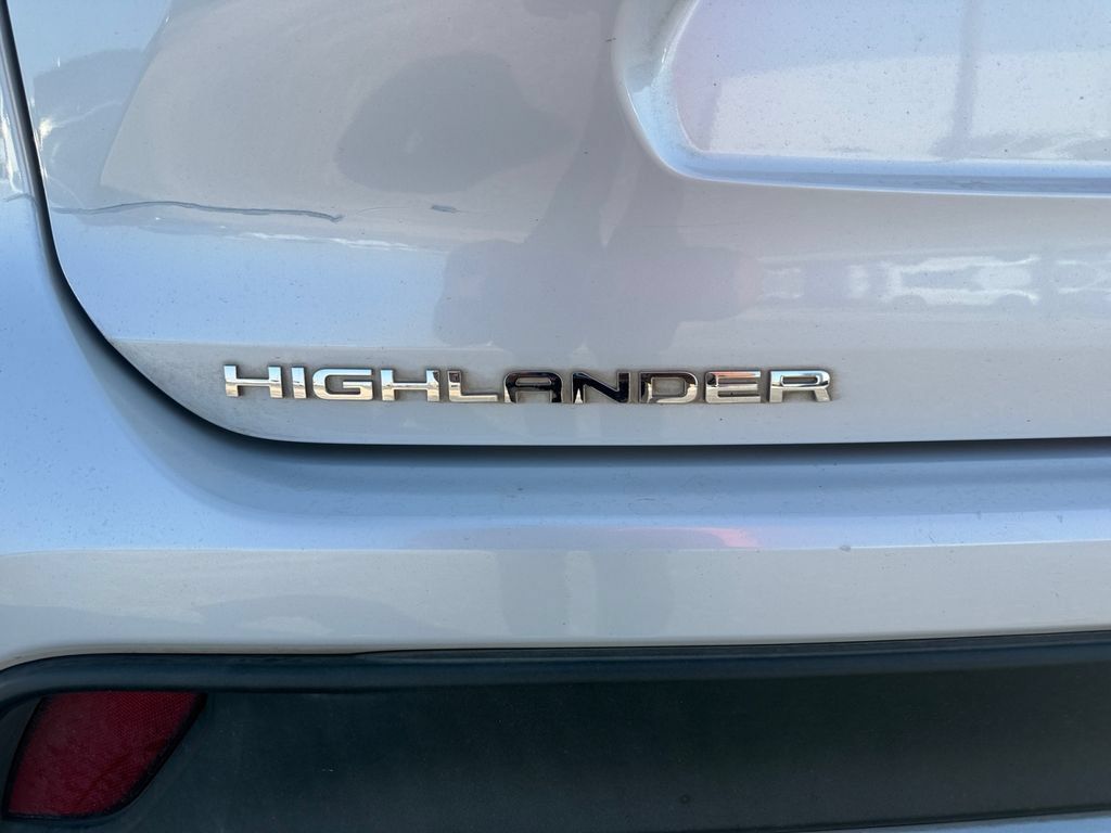 Used 2022 Toyota Highlander XSE FWD image 10