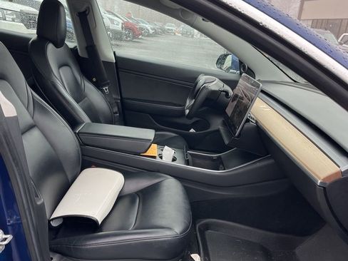 Used 2019 Tesla Model 3 Standard Range Plus image 6