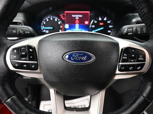 Used 2022 Ford Explorer Limited w/ Equipment Group 301A RWD image 10