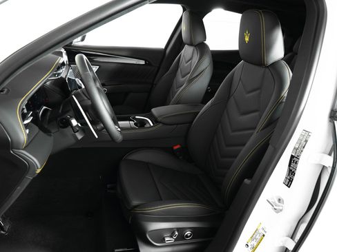 New 2025 Maserati Grecale Modena image 28