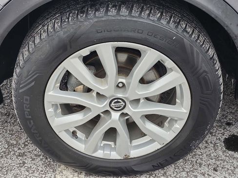 Used 2022 Nissan Rogue Sport S image 8