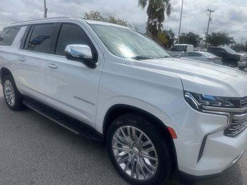 Used 2023 Chevrolet Suburban Premier RWD image 3