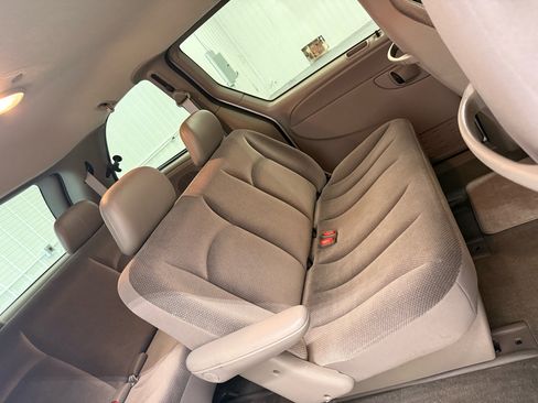 Used 2002 Dodge Caravan SE image 59