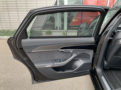 Used 2023 Audi S8 w/ S8 Comfort Plus Package AWD/4WD image 18