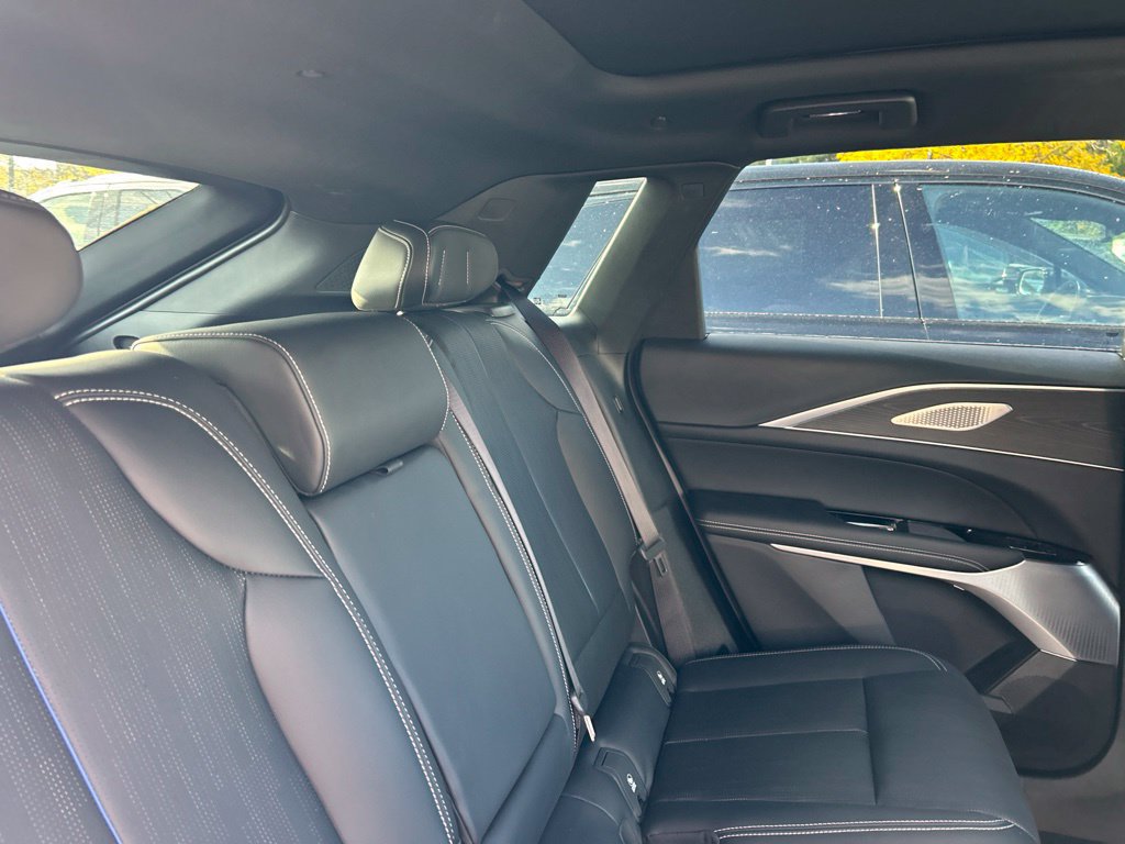 Used 2025 Cadillac Lyriq Luxury w/ LPO, Floor Liner Package AWD/4WD image 12