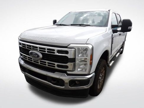 Used 2024 Ford F250 XLT w/ FX4 Off-Road Package AWD/4WD image 9