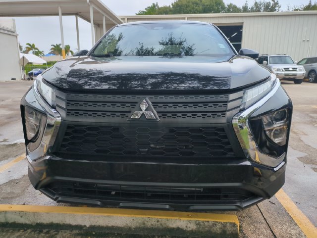 Used 2024 Mitsubishi Eclipse Cross ES AWD/4WD image 2