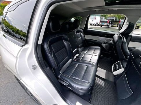 Used 2025 Lincoln Nautilus Reserve AWD/4WD image 15