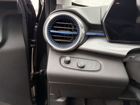 Used 2024 Chevrolet Trax LT w/ Driver Confidence Package image 15