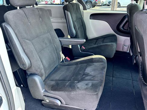 Used 2016 Dodge Grand Caravan SE w/ Quick Order Package 29E SE image 11