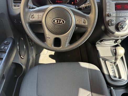 Used 2010 Kia Soul + w/ Audio Pkg FWD image 18