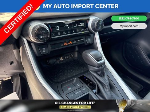 Used 2024 Toyota RAV4 XLE Premium image 21
