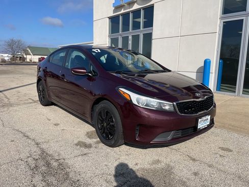 Used 2017 Kia Forte LX FWD image 1