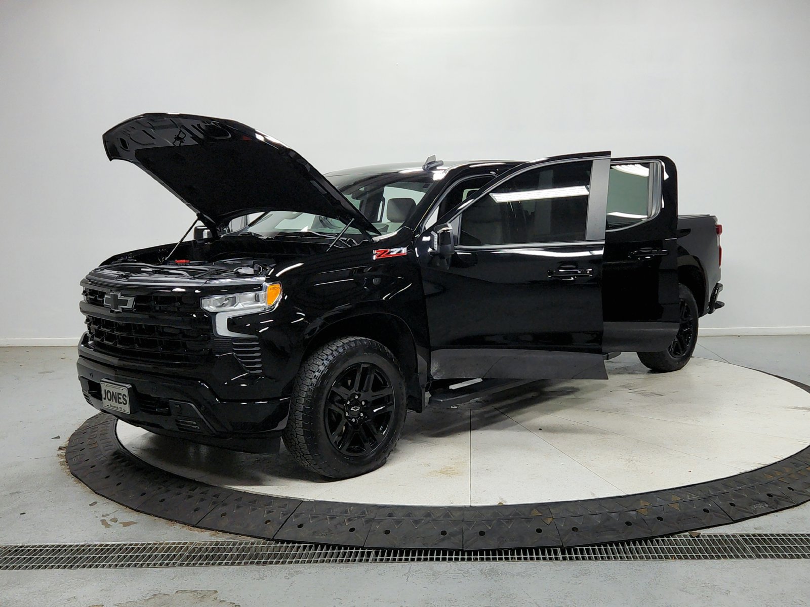 Used 2024 Chevrolet Silverado 1500 RST AWD/4WD image 12