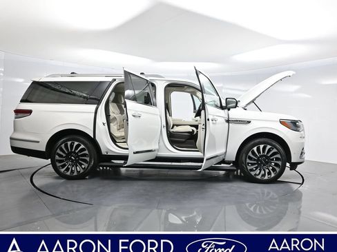 Used 2023 Lincoln Navigator L Black Label AWD/4WD image 3