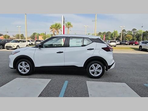 New 2025 Nissan Kicks Play S FWD image 25