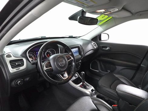 Used 2019 Jeep Compass Latitude image 13