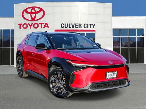 Used 2023 Toyota bZ4X Limited image 1