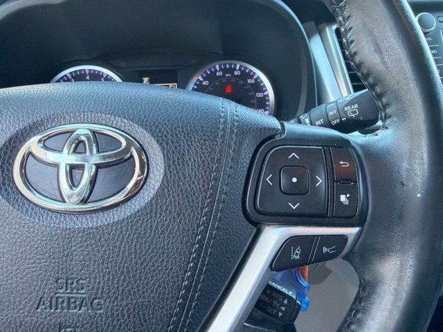 Used 2019 Toyota Highlander Plus FWD image 22