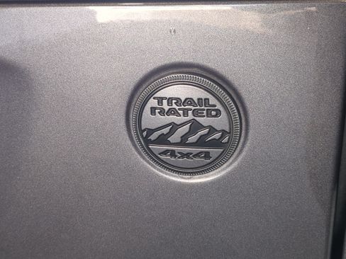 Used 2022 Jeep Gladiator Sport image 21