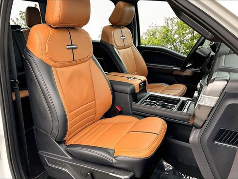 Used 2024 Ford F450 Platinum w/ FX4 Off-Road Package image 7