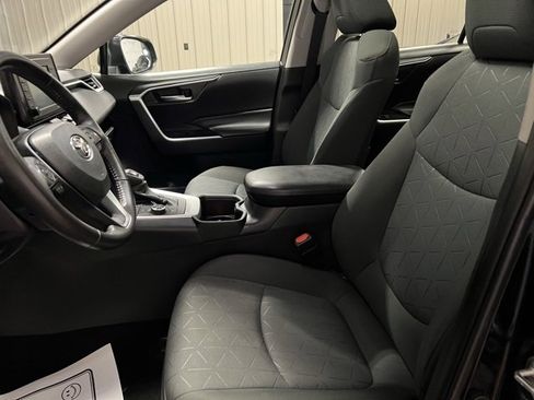 Used 2022 Toyota RAV4 XLE image 14