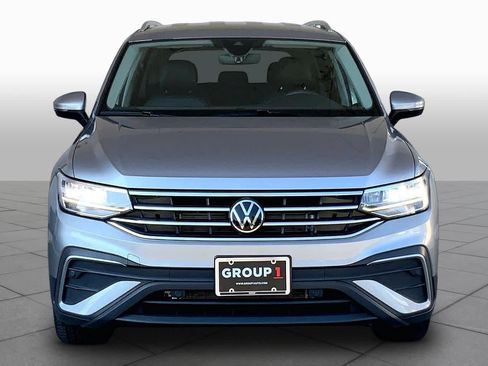 Used 2024 Volkswagen Tiguan SE AWD/4WD image 4